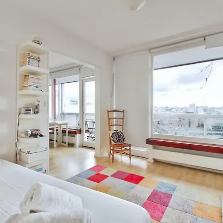 Finlay Apartment *