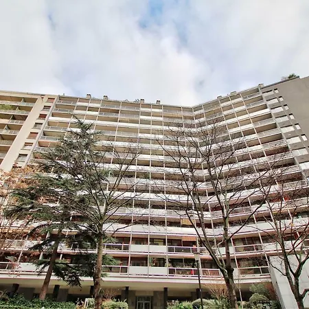 Finlay Apartment